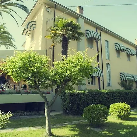 Hotell Parma Mare 3*